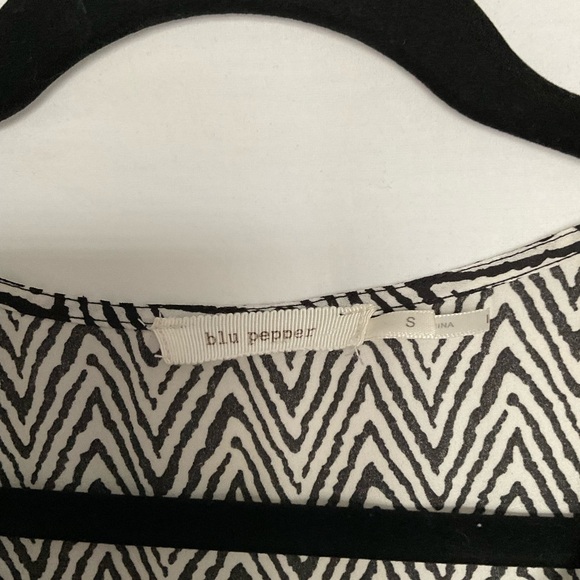 Blu Pepper Black and White Bell Sleeve Blouse - Picture 3 of 4